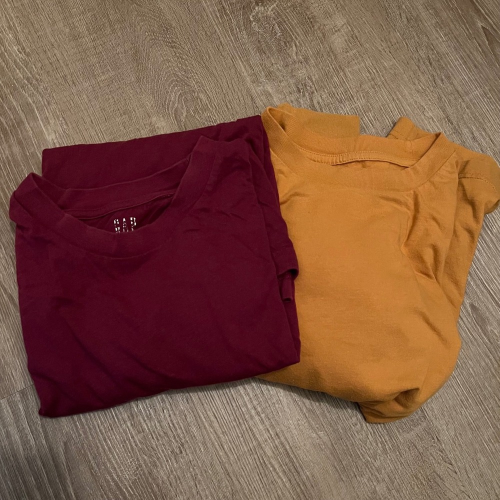 Gap Lot of 2 Men's Long Sleeve Crew Neck Tee Small Organic Cotton Casual